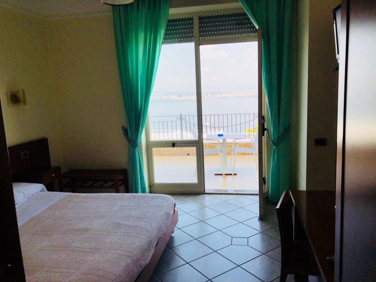 Hotel Elisabetta Castellammare di Stabia Bagian luar foto