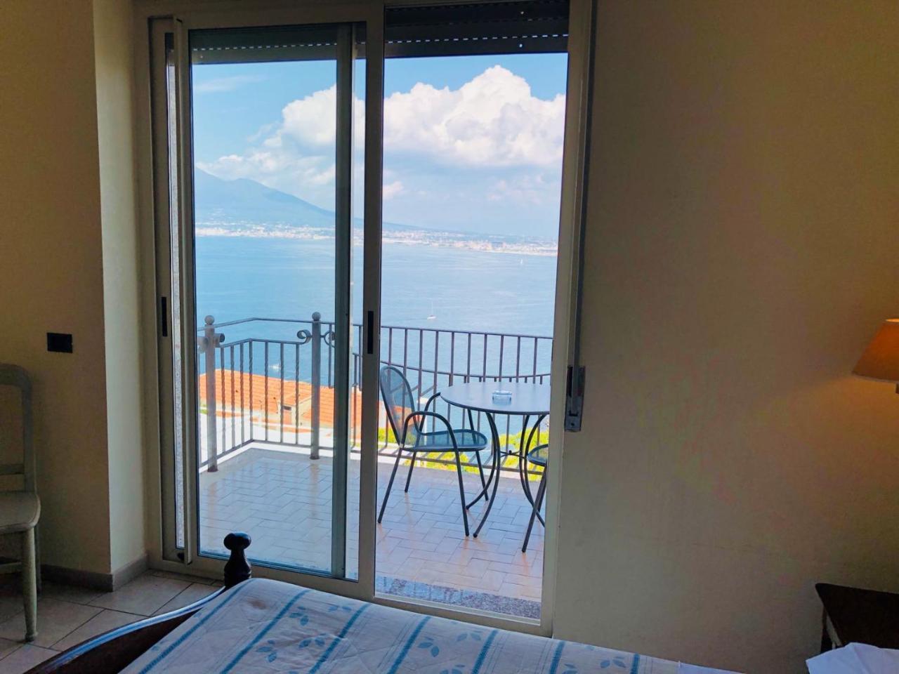 Hotel Elisabetta Castellammare di Stabia Bagian luar foto