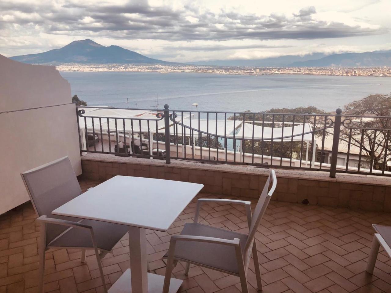 Hotel Elisabetta Castellammare di Stabia Bagian luar foto